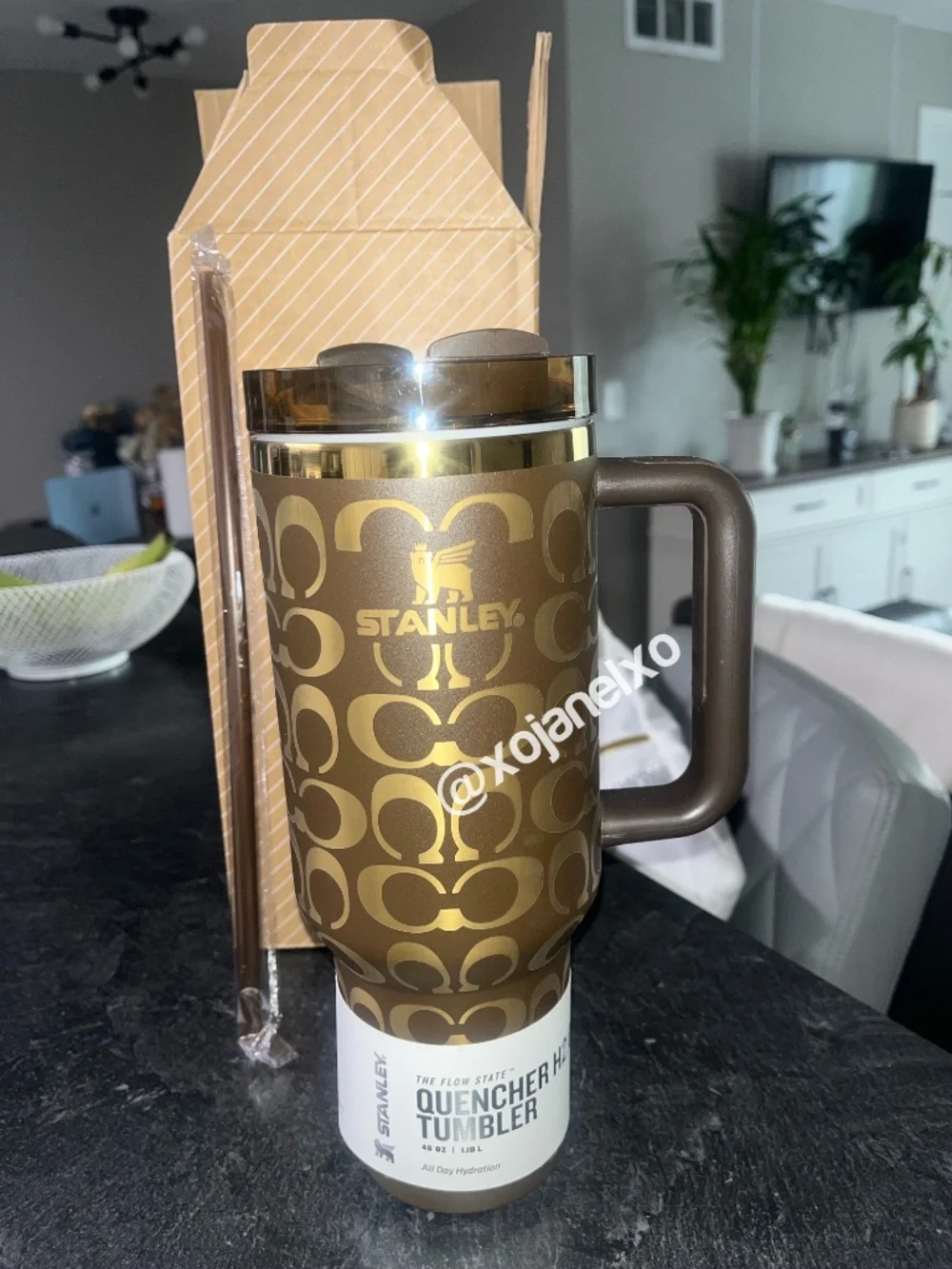 Stanley x Coach Brown and Gold Chocolate Quencher Tumbler with Handle New in - Picture 3 of 6